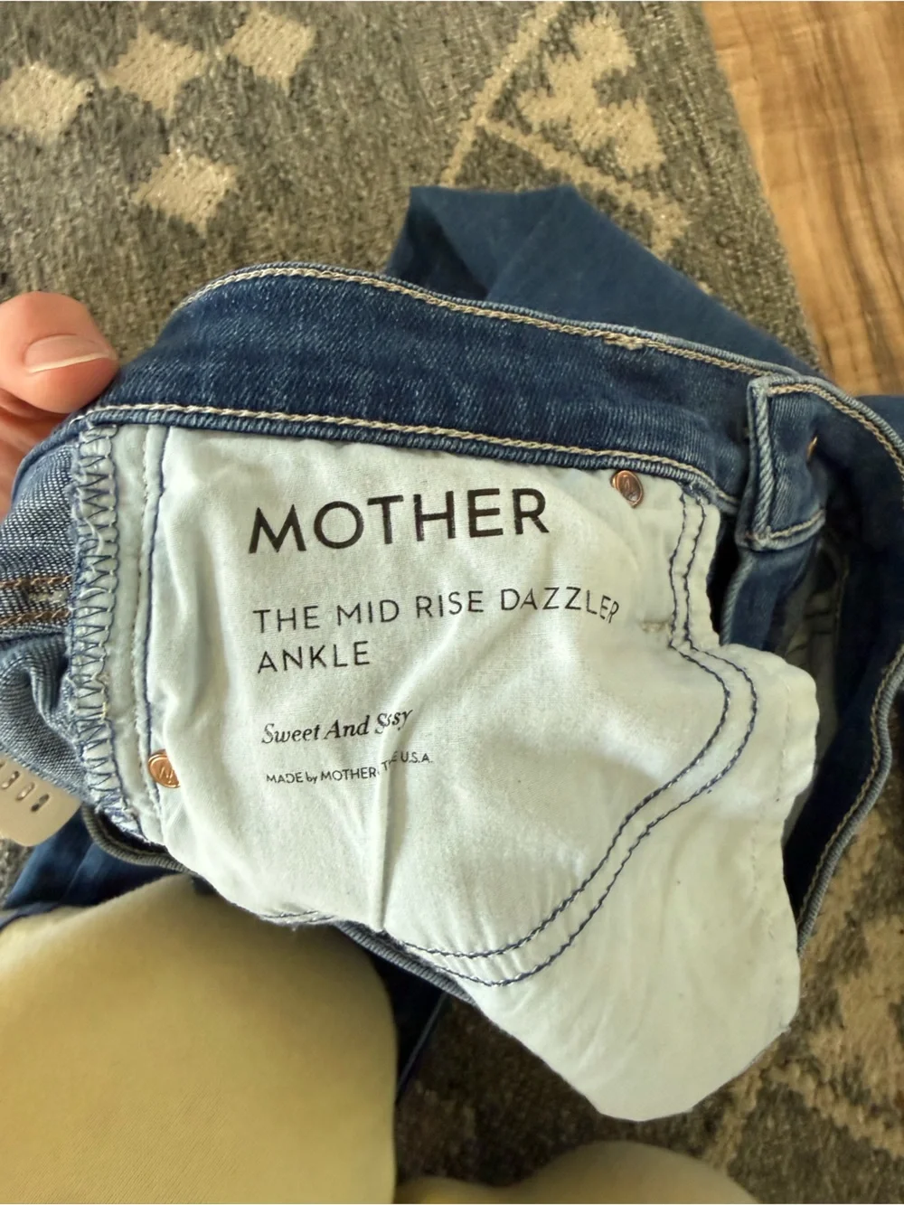 MOTHER Blue Denim Jeans with Branded Pocket Lining - Picture 4 of 6